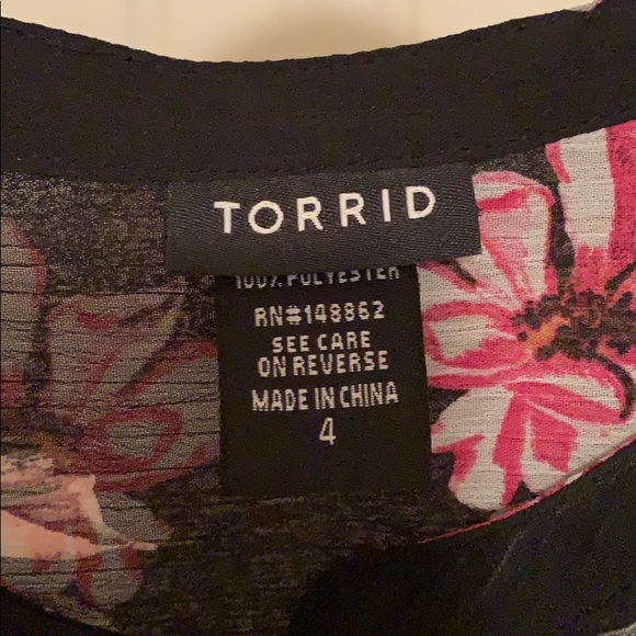 Torrid bubble hem blouse - Picture 2 of 4